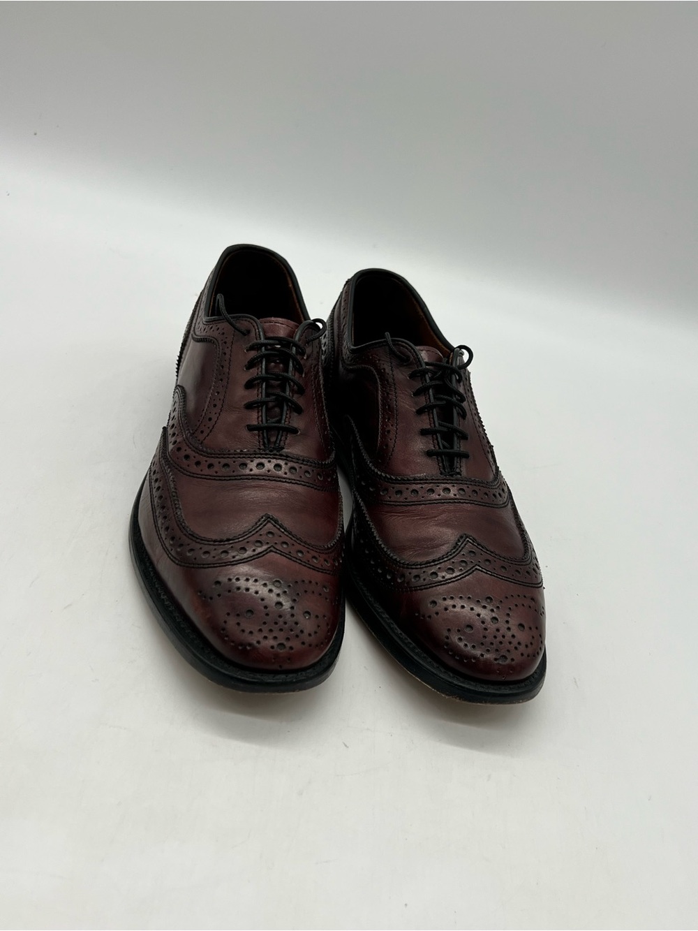 Allen Edmonds McAllister Men 7.5D Burgundy Leather Wingtip Oxfords Dress Shoes.